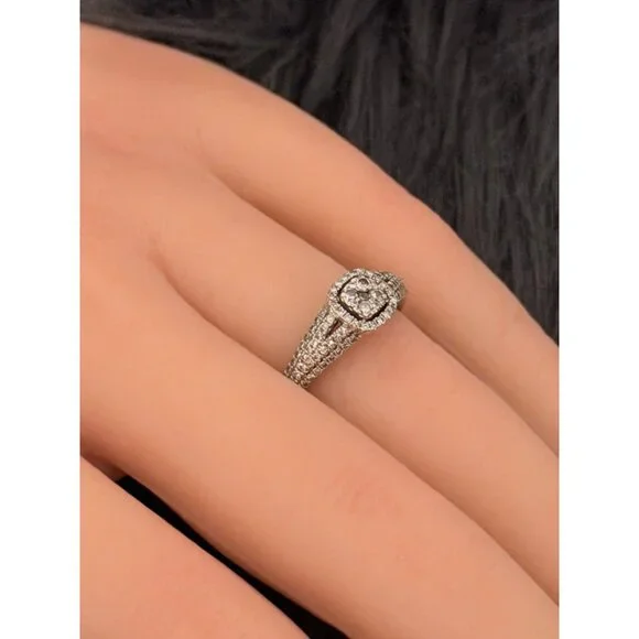 10K White Gold Diamond Engagement Ring - Picture 6 of 10